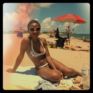 Meet your Posher, Jekia